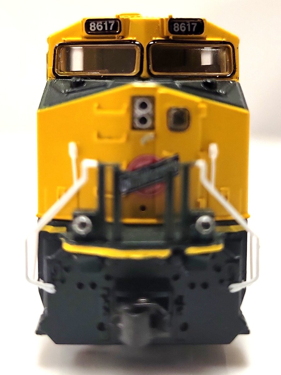 Scale Trains SXT10732 N Scale Chicago & Northwestern GE C44-9W Diesel Loco #8617 LN/Box