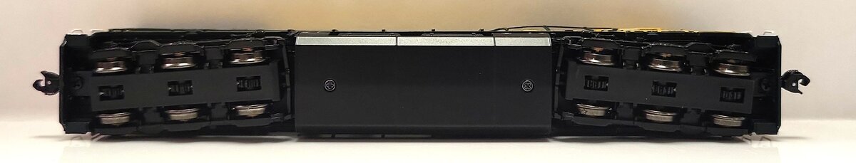 Scale Trains SXT10732 N Scale Chicago & Northwestern GE C44-9W Diesel Loco #8617 LN/Box