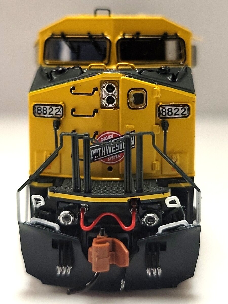 Scale Trains SXT40602 N Chicago & Northwestern GE AC440CW Diesel Loco #8822 EX/Box