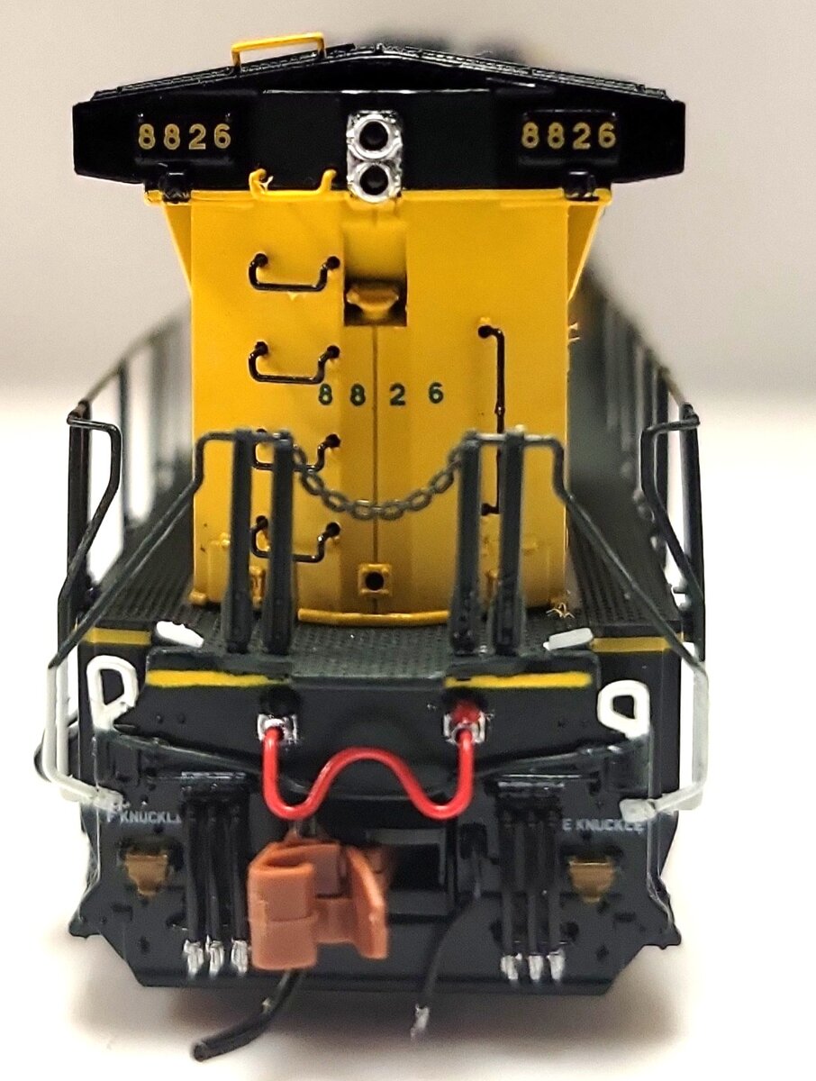 Scale Trains SXT40604 N Chicago & Northwestern GE AC4400CW Diesel Loco #8826 LN/Box