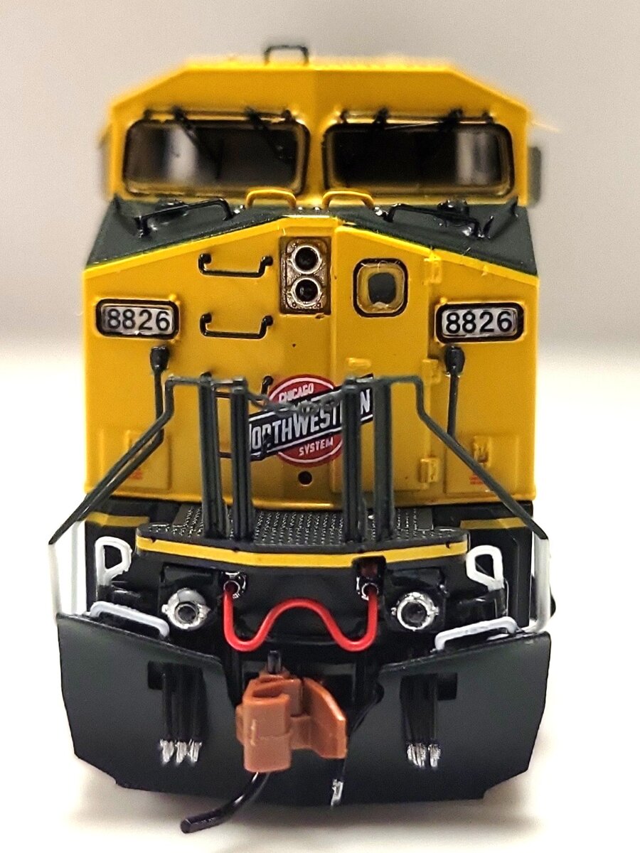 Scale Trains SXT40604 N Chicago & Northwestern GE AC4400CW Diesel Loco #8826 LN/Box