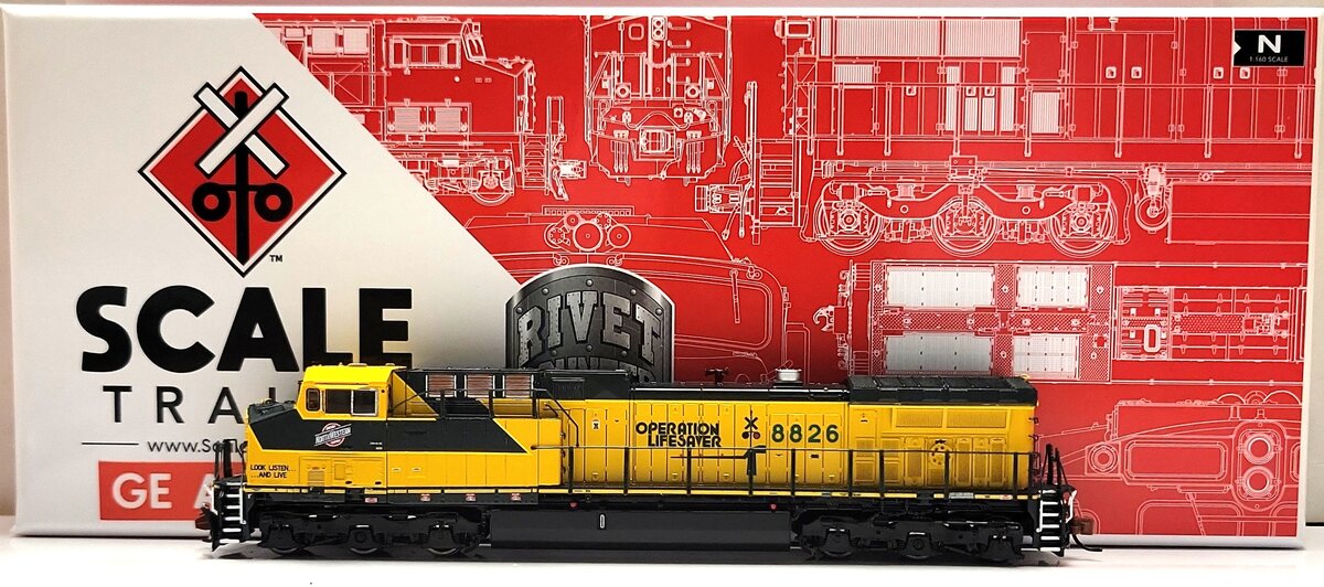 Scale Trains SXT40604 N Chicago & Northwestern GE AC4400CW Diesel Loco #8826 LN/Box