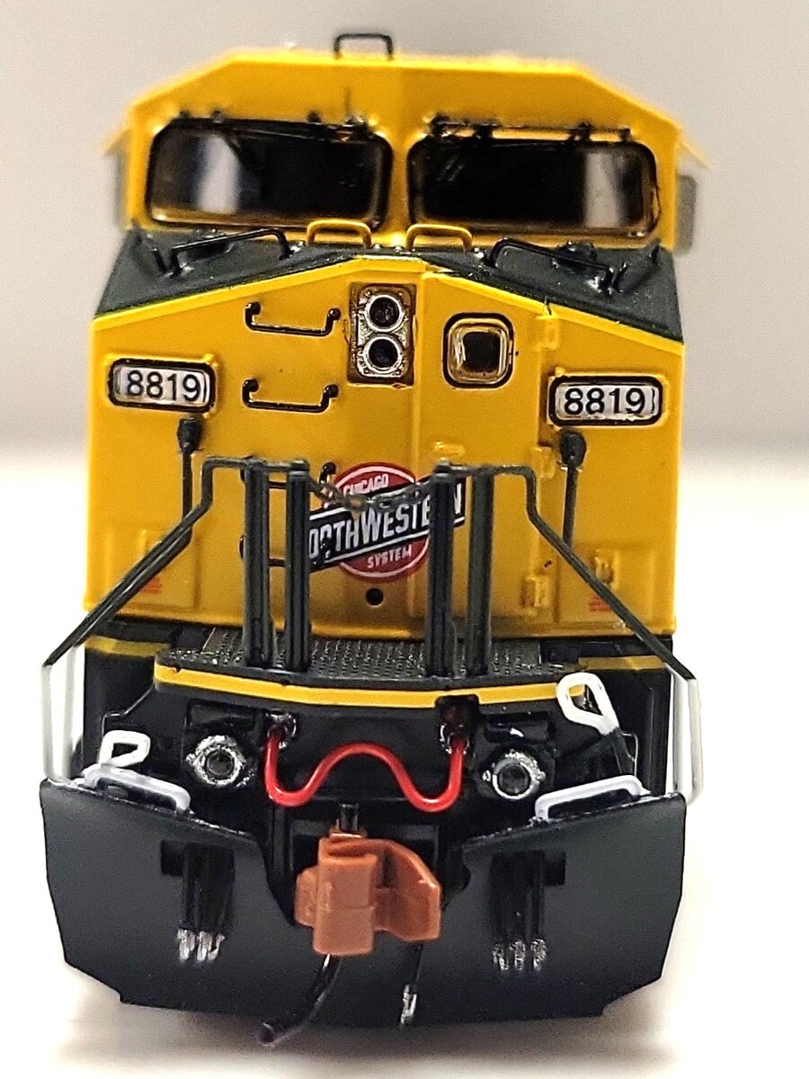 Scale Trains SXT40600 N Chicago & Northwestern GE AC4400CW Diesel Loco #8819 LN/Box
