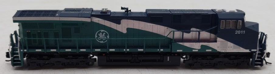 Fox Valley Models 70309 N Scale GE ES44DC Demonstrator Locomotive #2011 w DCC VG/Box