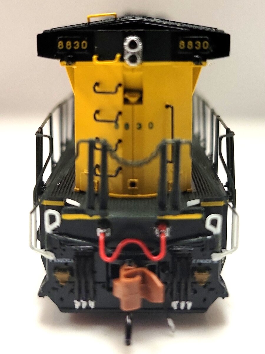Scale Trains SXT40606 N Scale C&NW GE AC4400CW Diesel Locomotive #8830 LN/Box