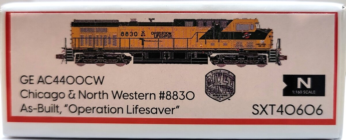 Scale Trains SXT40606 N Scale C&NW GE AC4400CW Diesel Locomotive #8830 LN/Box