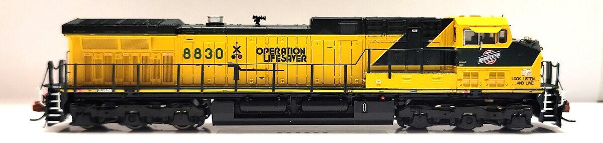 Scale Trains SXT40606 N Scale C&NW GE AC4400CW Diesel Locomotive #8830 LN/Box