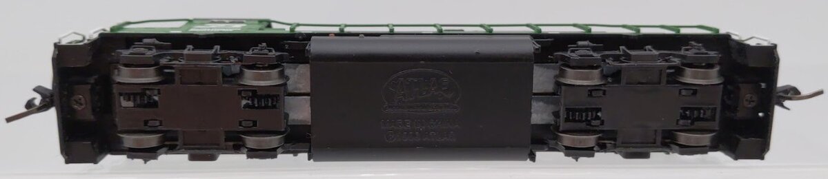 Atlas 40004783 N Burlington Northern GP39-2 Diesel Locomotive #2700 w/ DCC/Sound EX/Box