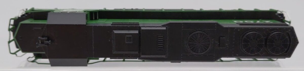 Atlas 40004783 N Burlington Northern GP39-2 Diesel Locomotive #2700 w/ DCC/Sound EX/Box