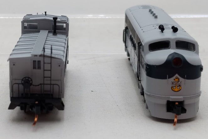Micro-Trains 99321051 N Scale Pearl Harbor Battleship Row Diesel & Caboose Set LN/Box