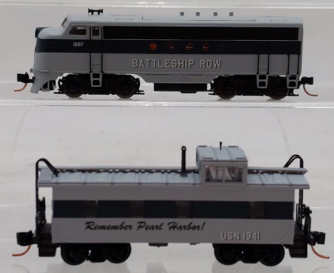 Micro-Trains 99321051 N Scale Pearl Harbor Battleship Row Diesel & Caboose Set LN/Box