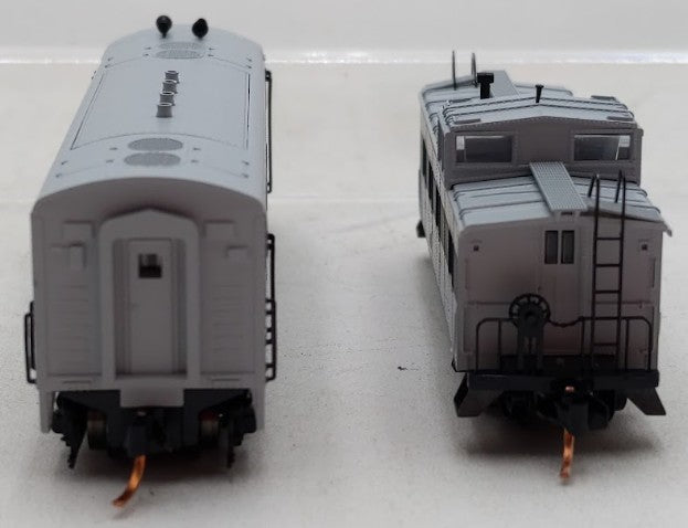 Micro-Trains 99321051 N Scale Pearl Harbor Battleship Row Diesel & Caboose Set LN/Box
