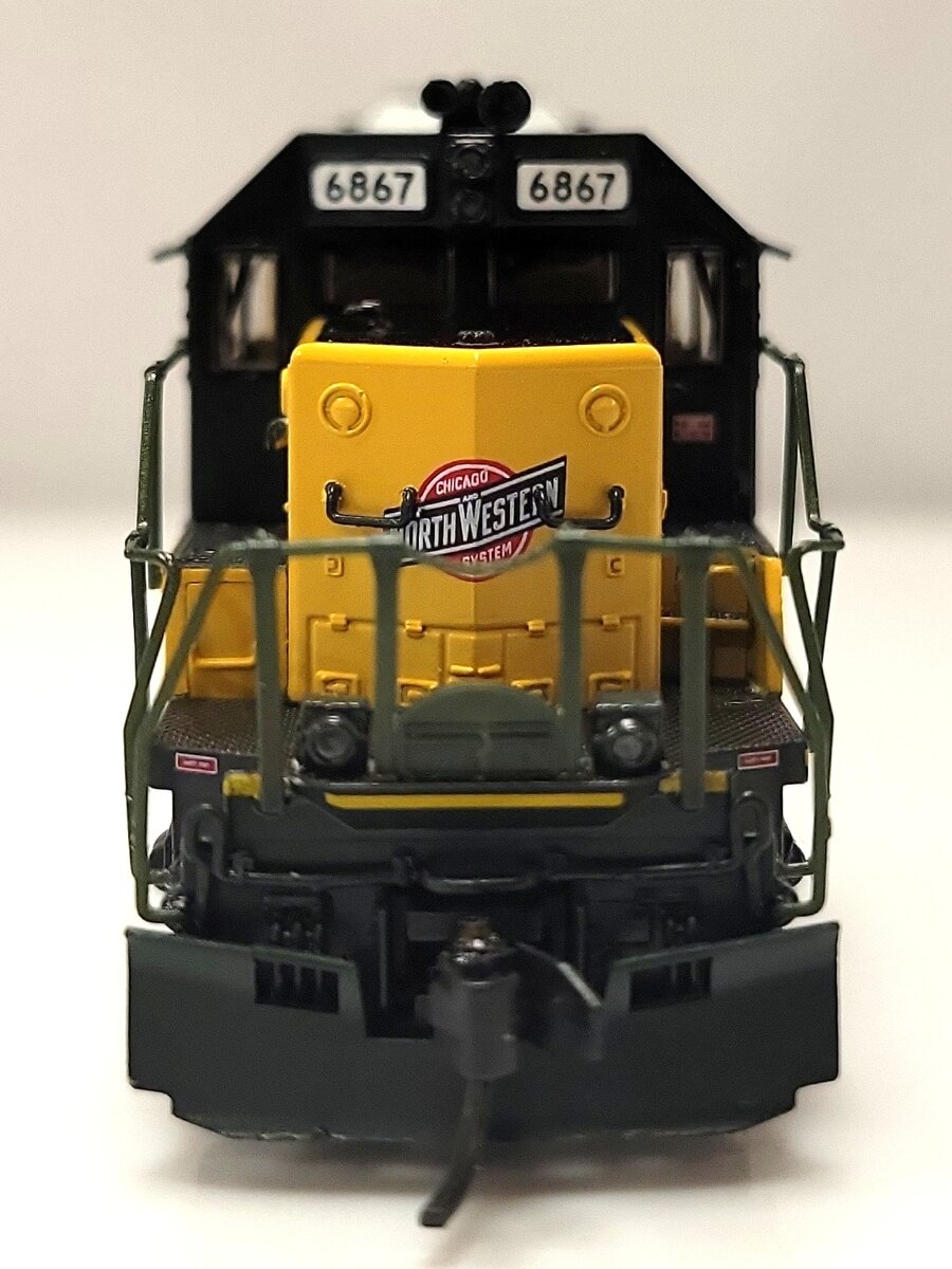 Broadway Limited 7956 N C&NW EMD SD40-2 Diesel Locomotive - Sound/DC/DCC #6867