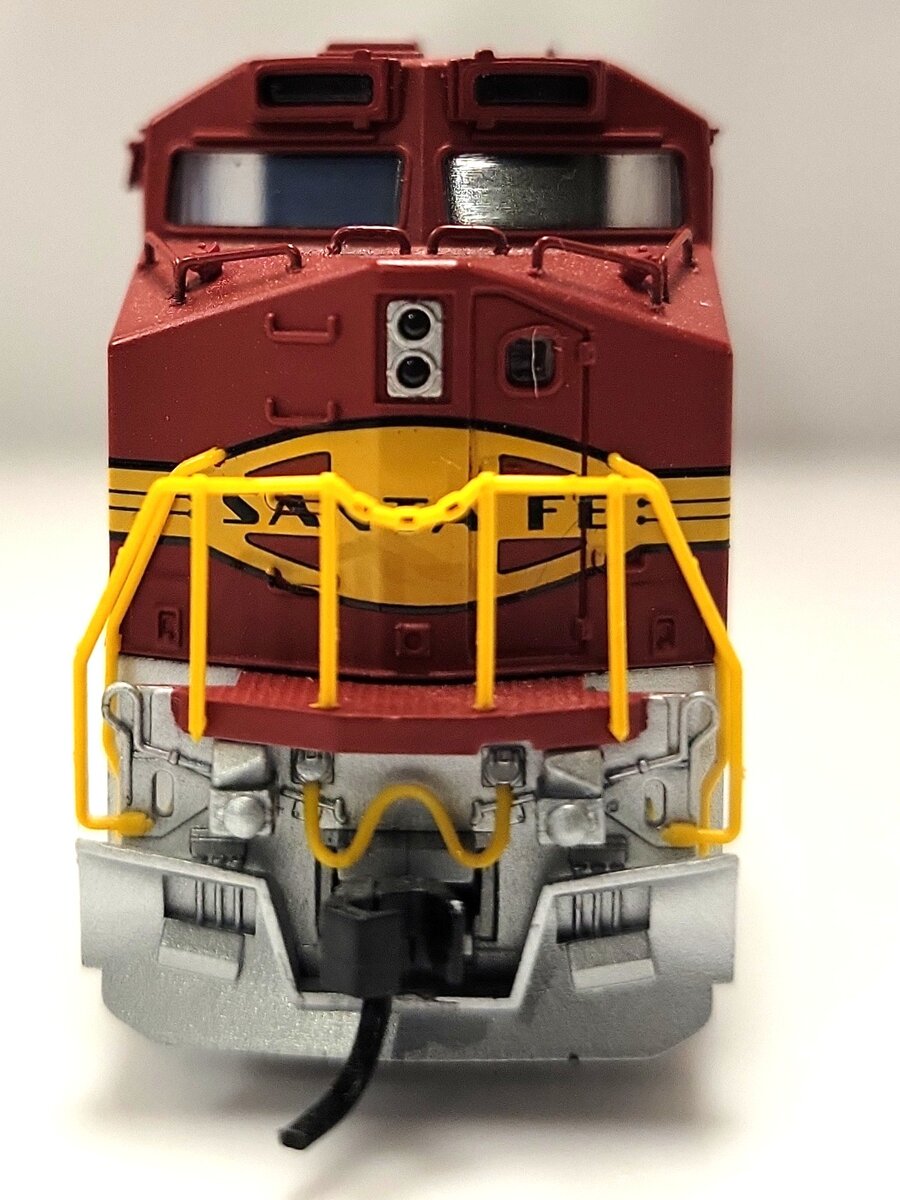 Atlas 48828 N Scale Santa Fe Dash 8-40BW Diesel Locomotive #3487 LN/Box