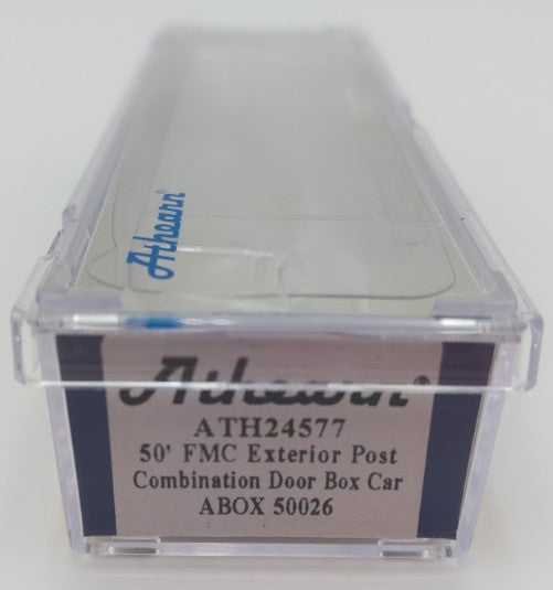 Athearn ATH24577 N Scale Railbox 50' FMC Exterior Post Combo Door Box #50026