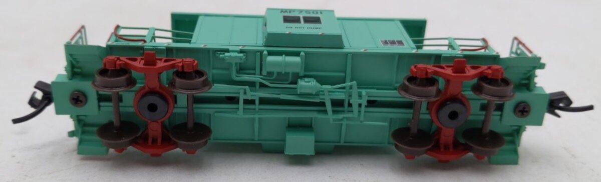 Bluford Shops 21060 N MP-UP MOW Green Short Body, Bay Window Caboose #7501 LN/Box