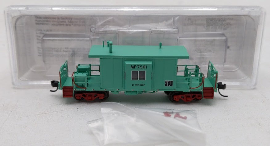 Bluford Shops 21060 N MP-UP MOW Green Short Body, Bay Window Caboose #7501 LN/Box