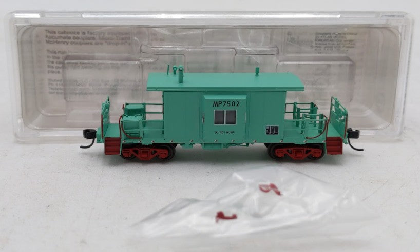 Bluford Shops 21061 N MP-UP MOW Green Short Body, Bay Window Caboose #7502 LN/Box