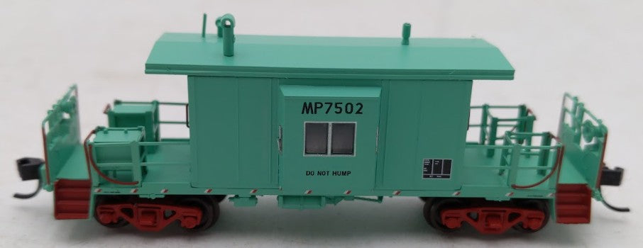 Bluford Shops 21061 N MP-UP MOW Green Short Body, Bay Window Caboose #7502 LN/Box
