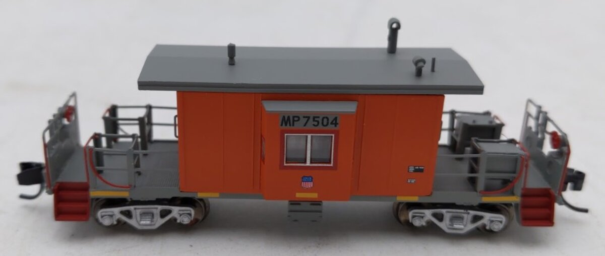 Bluford Shops 21160 N Scale UP/MP MOW Short Body Bay Window Caboose #MP 7504 EX/Box