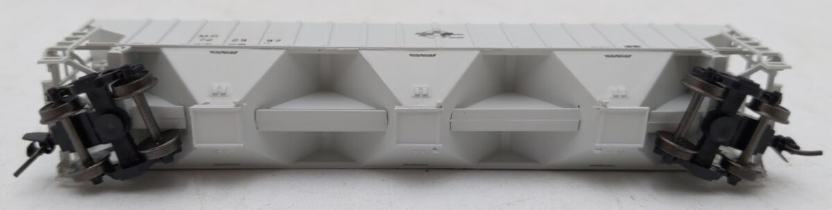 InterMountain 653116-04 N Scale Missouri Pacific 3 Bay Rib-Sided Hopper #722997 EX/Box