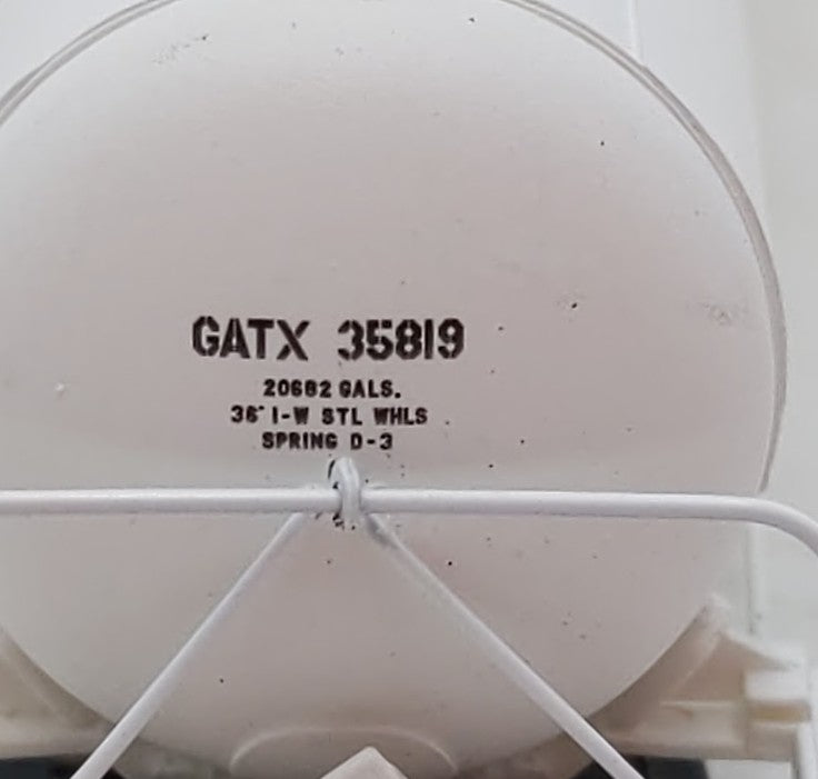 Atlas 50000199 N Scale Monfort Packing GATX 20,700 gal Tank Car #35819 EX/Box