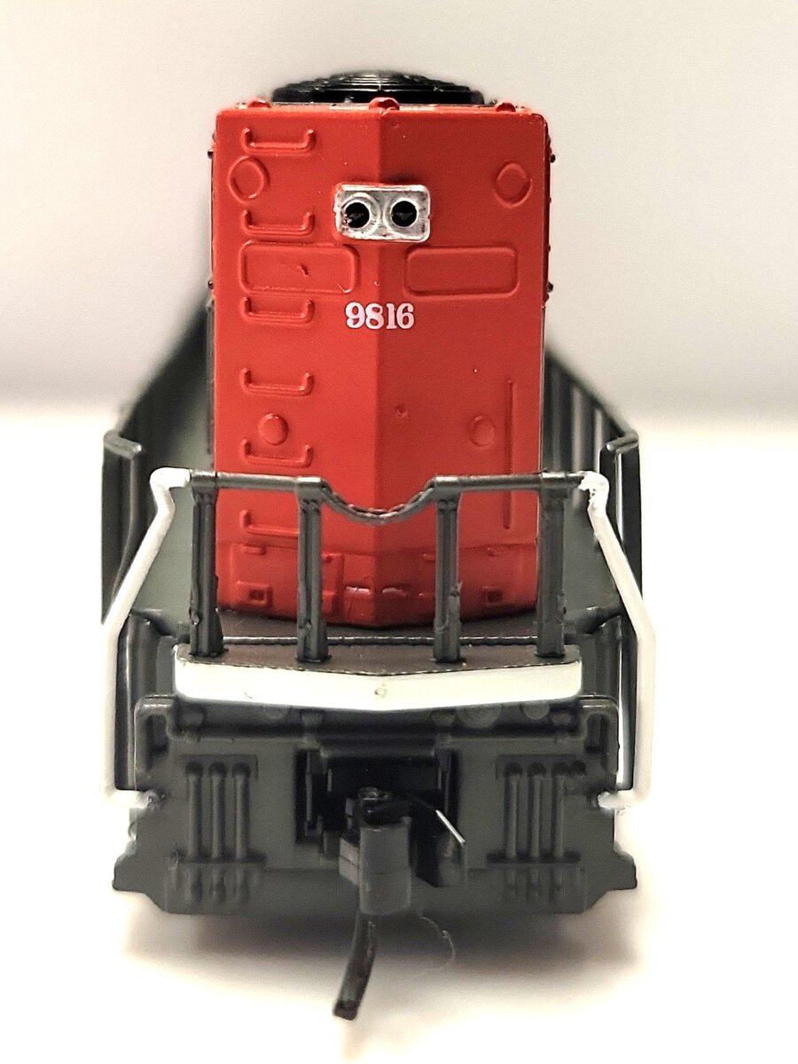 Athearn 10709 N Scale Southern Pacific SD70M Diesel Engine #9816 LN/Box