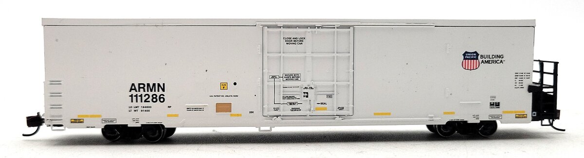 BLMA Models 15015 N UP/ARMN Trinity 64' Reefer #111286 EX/Box