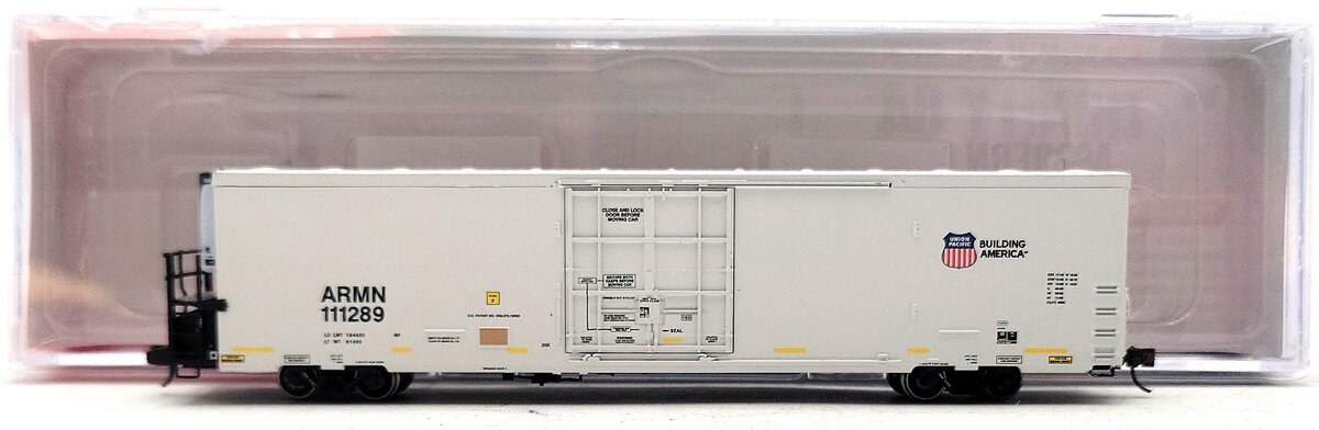 BLMA Models 15038 N Scale Union Pacific Trinity 64' Reefer #111289 LN/Box
