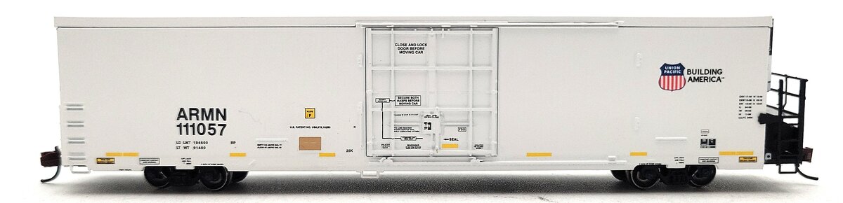 BLMA Models 15003 N Union Pacific Trinity 64' Reefer #111057 LN/Box