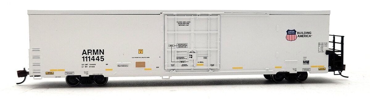 BLMA Models 15023 N UP/ARMN Trinity 64' Reefer #111445 LN/Box