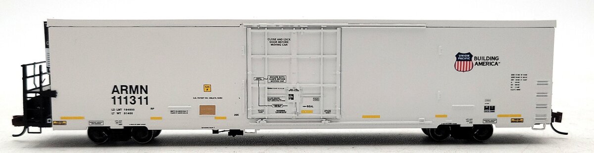 BLMA Models 15016 N UP/ARMN Trinity 64' Reefer #111311 LN/Box