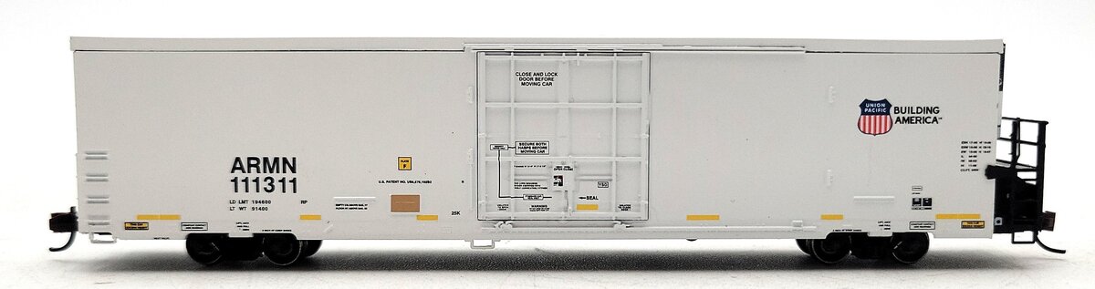 BLMA Models 15016 N UP/ARMN Trinity 64' Reefer #111311 LN/Box