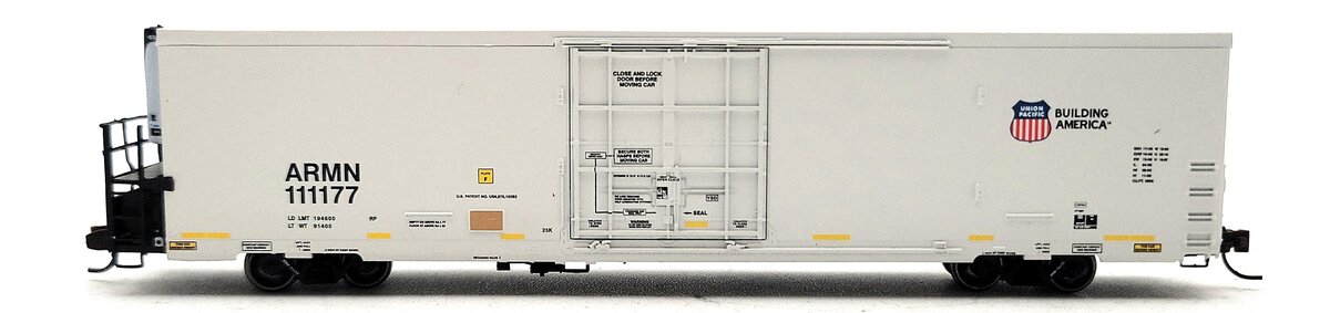 BLMA Models 15033 N Scale Union Pacific "ARMN" Trinity 64' Reefer #111177 LN/Box