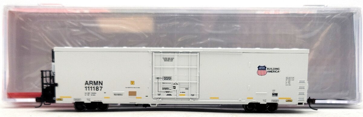 BLMA Models 15008 N Scale Union PacificTrinity 64' Reefer Car #111187 LN/Box