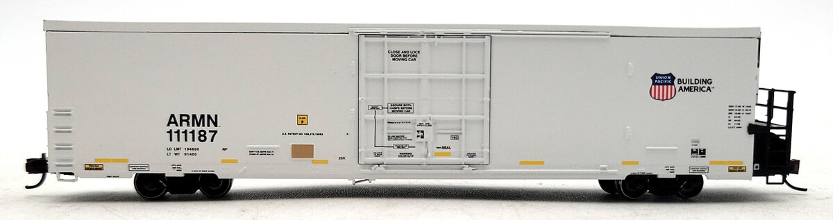 BLMA Models 15008 N Scale Union PacificTrinity 64' Reefer Car #111187 LN/Box