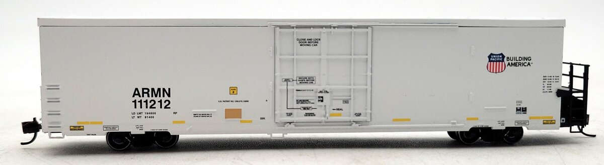 BLMA Models 15009 N Scale Union Pacific Trinity 64' Reefer Car #111212 LN/Box