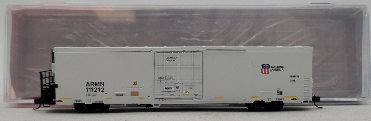BLMA Models 15009 N Scale Union Pacific Trinity 64' Reefer Car #111212 LN/Box