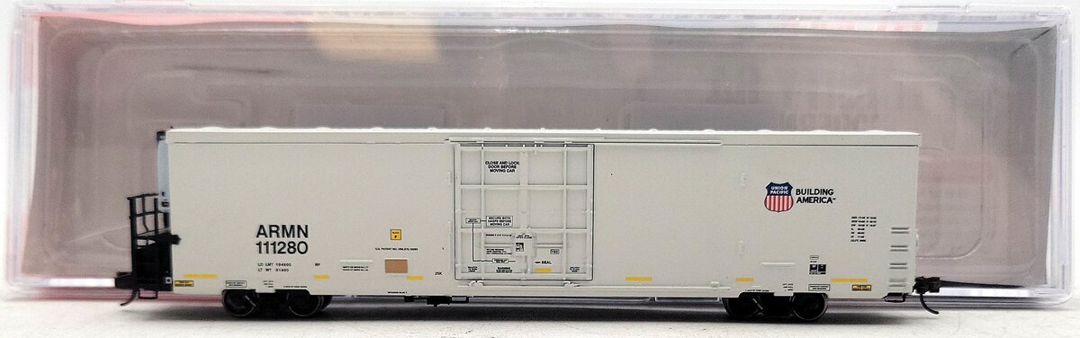 BLMA Models 15037 N Scale Union Pacific Trinity 64' Reefer #111280 LN/Box