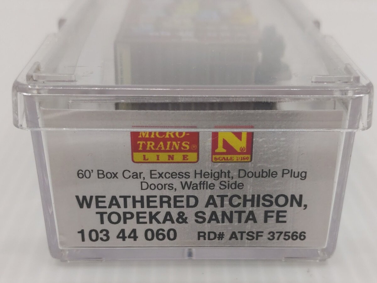 Micro-Trains 10344060 N ATSF Weathered Excess Height Double Plug Boxcar LN/Box