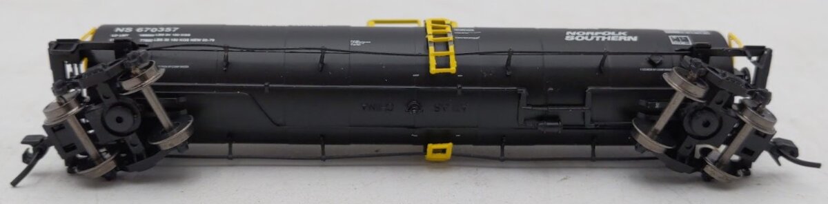 Atlas NSE 13-16 N Scale Norfolk Southern Roanoke Shops Tank Car #670357 VG/Box