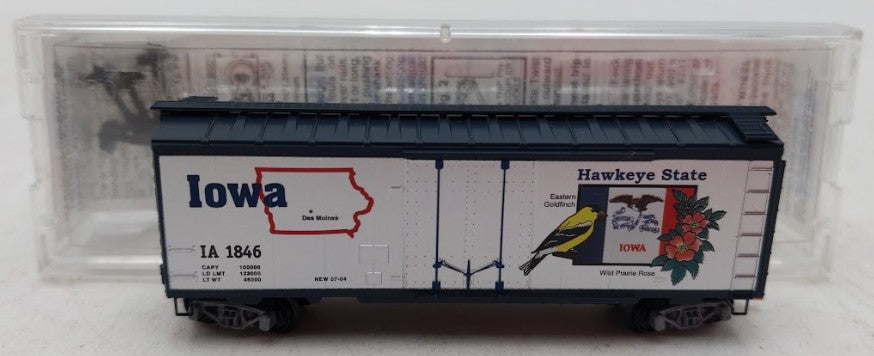 Micro-Trains 02100380 N Scale Iowa 40' Standard Plug Door Boxcar #1846 LN/Box