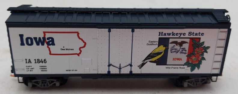 Micro-Trains 02100380 N Scale Iowa 40' Standard Plug Door Boxcar #1846 LN/Box