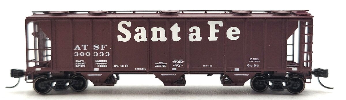 Athearn 11268 N Scale Santa Fe PS2-2893 Covered Hopper #300333 LN/Box