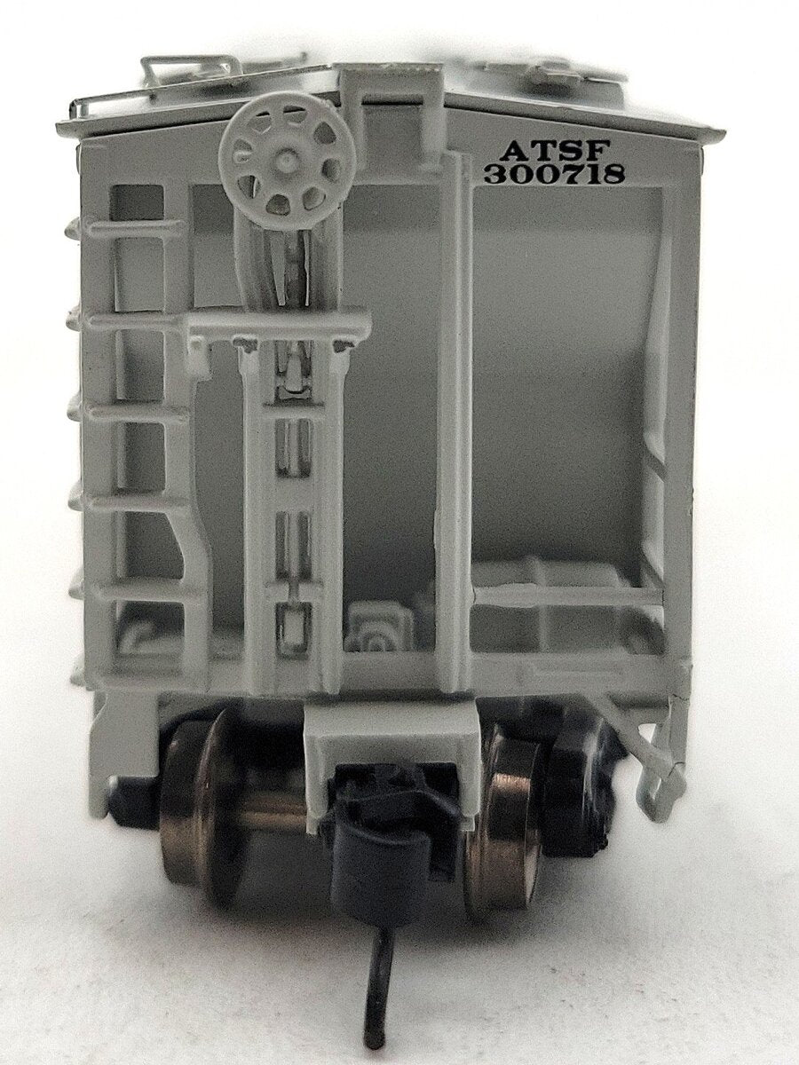 Athearn 28327 N Santa Fe PS-2 2893 3-Bay Covered Hopper #300718