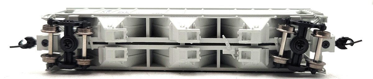 Athearn 28327 N Santa Fe PS-2 2893 3-Bay Covered Hopper #300718