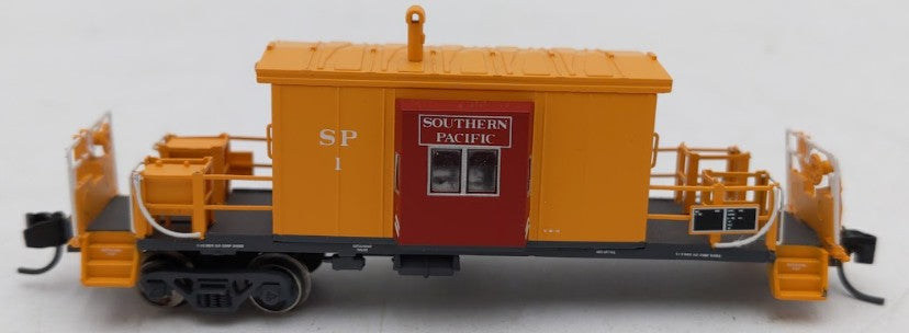 Bluford Shops 22020 N Scale Southern Pacific Short Body Bay Window Caboose #1/Box