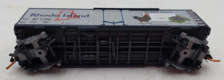 Micro-Trains 02100409 N Scale Rhode Island 40' Plug Door Boxcar #1790 LN/Box
