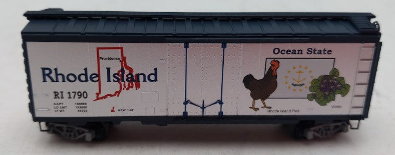 Micro-Trains 02100409 N Scale Rhode Island 40' Plug Door Boxcar #1790 LN/Box
