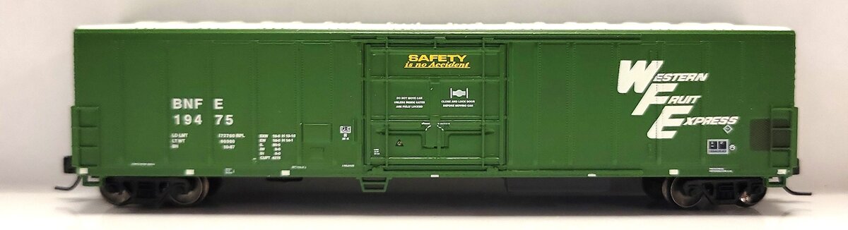 Athearn 17463 N Scale Burlington Northern 57' Mechanical Reefer Car #19475 LN/Box